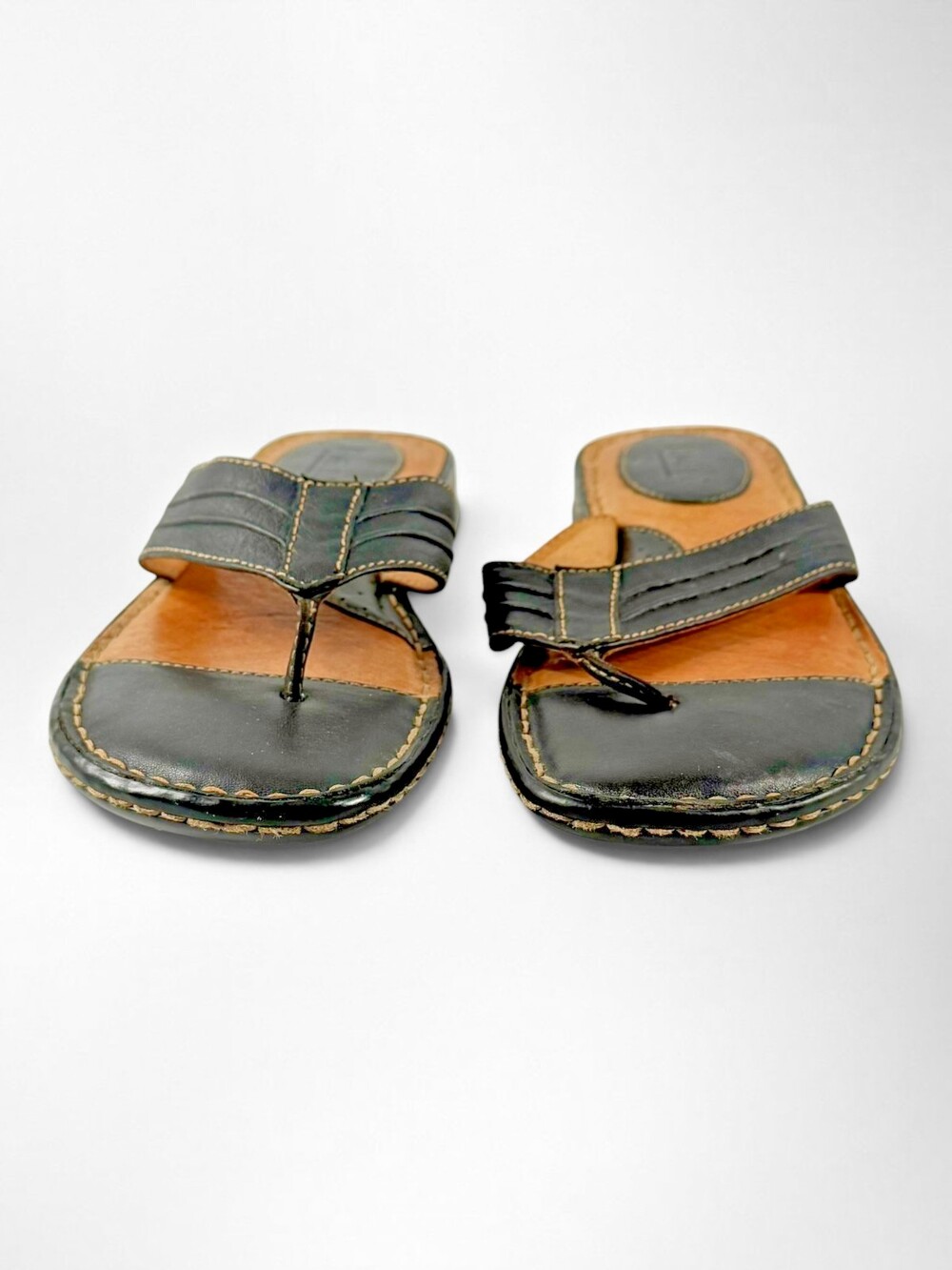Born Black Leather Boho Thong Sandals Womens 9 Comfort Slip On W3565